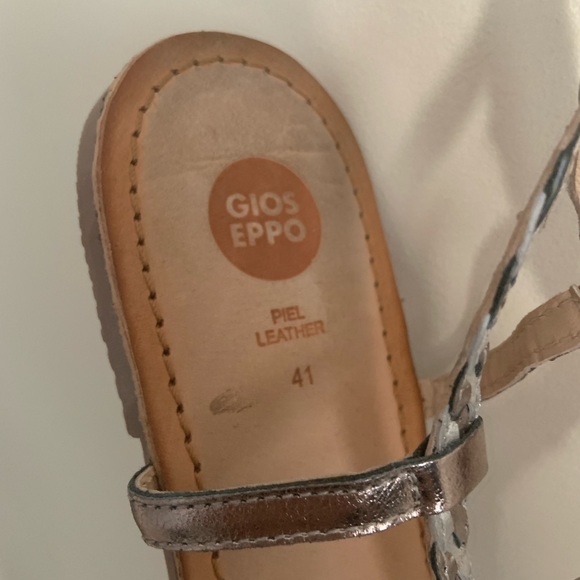 Matte Silver Woven Sandals Made in Italy Size 41 - Picture 4 of 4